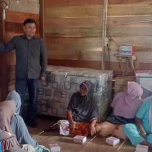 Cegah Pencemaran Air Laut, Dosen Unsam Latih Pelaku UMKM di Kuala Langsa Olah Cangkang Jadi Kitin 