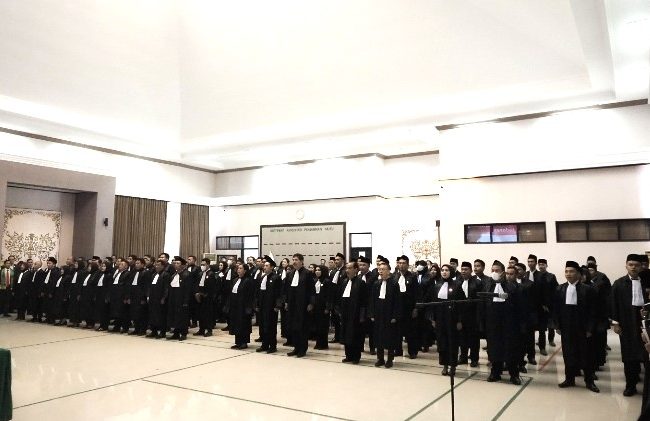Pengadilan Tinggi Surabaya Ambil Sumpah Advokat KAI