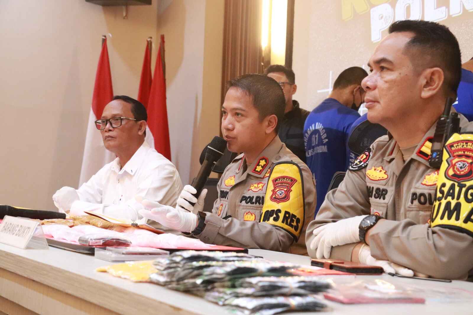 Polisi Sita Sabu Senilai 1 Miliar dan Ribuan Butir Obat Terlarang, 7 Pelaku Ditangkap