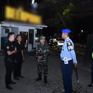 Tegakan Disiplin Prajurit, Danlanud Husein Sastranegara Pimpin Patroli ke Tempat Hiburan Malam