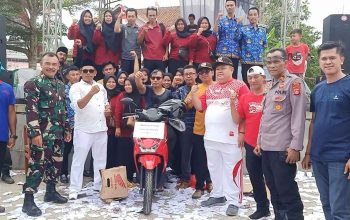 Ribuan Doorprize Meriahkan Peringatan HUT RI ke-79 di Kecamatan Cirinten, Warga Beruntung Bawa Pulang Motor