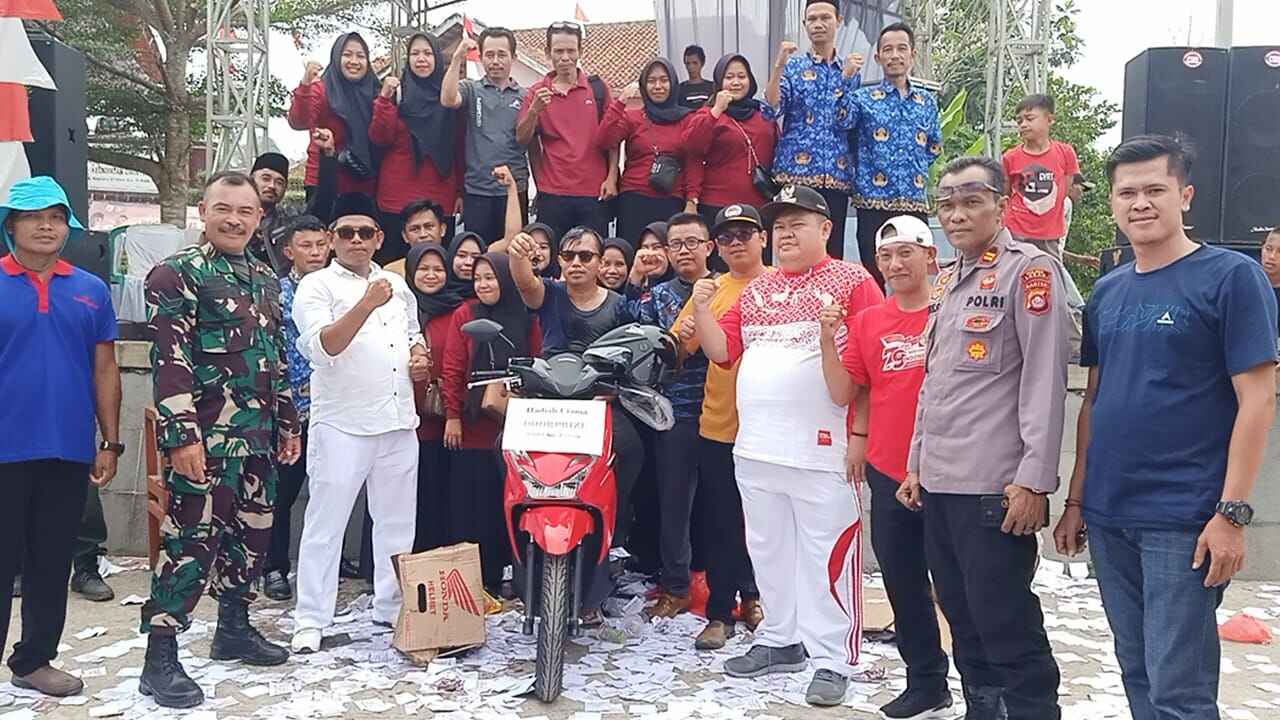 Ribuan Doorprize Meriahkan Peringatan HUT RI ke-79 di Kecamatan Cirinten, Warga Beruntung Bawa Pulang Motor