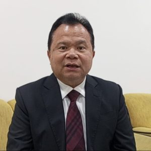 Irjen Pol. Purn. Ronny Frengky Sompie Dampingi Prof. OC Kaligis dalam Pengukuhan LKBPH PWI Pusat