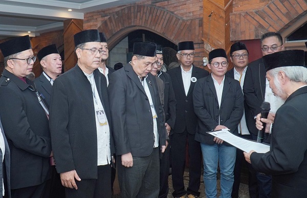 Ketua Majelis Syura DPP Partai Masyumi disaksikan Ketua Dewan Pakar lantik pengurus Dewan Pimpinan Pusat periode 2024-20291