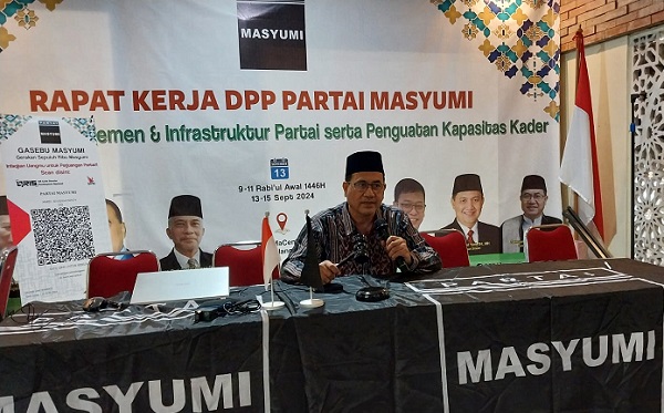 Ketua Majelis Syura DPP Partai Masyumi disaksikan Ketua Dewan Pakar lantik pengurus Dewan Pimpinan Pusat periode 2024-20292