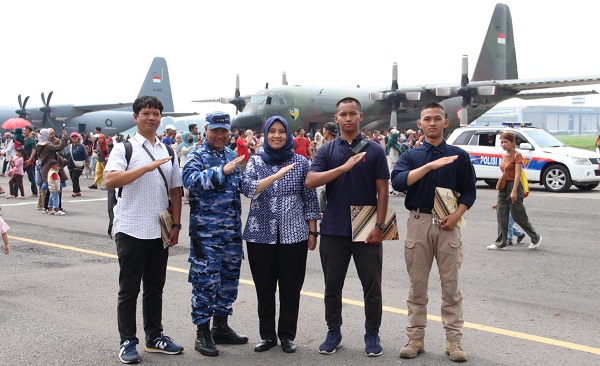 Danlanud Husein Sastranegara Apresiasi Pemenang Lomba Foto dan PBB di HUT Ke-79 TNI1