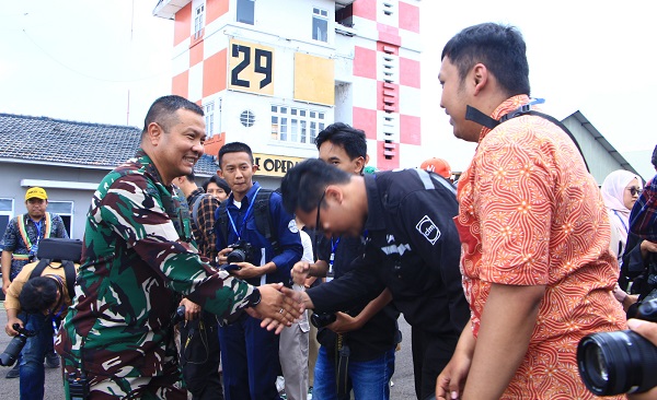 Tumbuhkan Minat Dirgantara, Lanud Husein Sastranegara Gelar Lomba Fotografi1