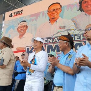 Dampingi KDM dan Diky Candra Kampanye Akbar, Abah Anton Charliyan Jadikan Tasikmalaya Lautan Biru