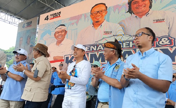 Dampingi KDM dan Diky Candra Kampanye Akbar, Abah Anton Charliyan Jadikan Tasikmalaya Lautan Biru