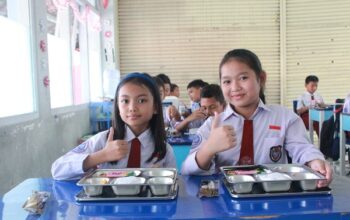 Lanud Husein Sastranegara Gelar Uji Coba Program Makan Siang Bergizi Di Sekolah