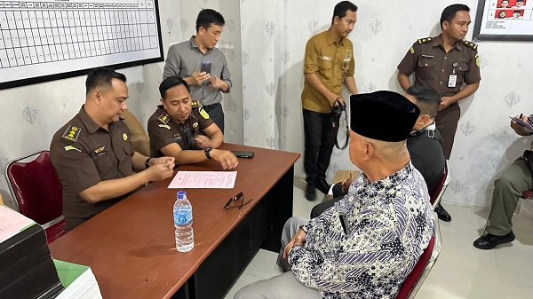 Penyerahan Tersangka ARPG Terkait Perkara Dugaan TPPU