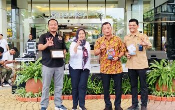 Puncak HPSN 2025, PWI Kabupaten Tangerang Raih Penghargaan 'Jurnalis Hijau' dari Pemkab Tangerang