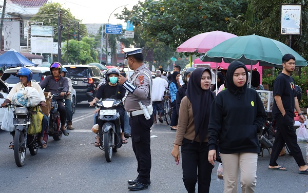 Polisi Lalu Lintas Polda Sumut Gelar Pengamanan dan Pengaturan Lalu Lintas di Titik Keramaian Selama Ramadhan