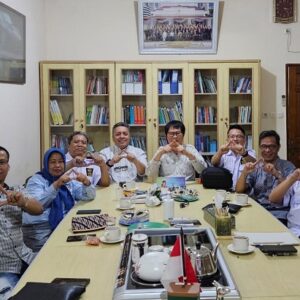 Pengurus AMKI Pusat Silaturahmi ke Kantor Advokat Senior Carrel Ticualu