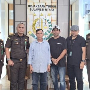 Tim SIRI Kejagung Amankan Terpidana Alexander Rottie Perkara Pencabulan Anak