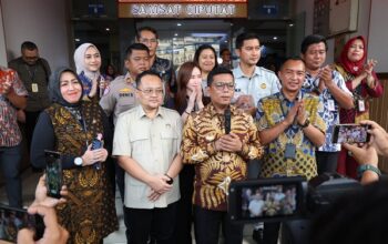 Gubernur Banten Andra Soni Perpanjang Waktu Pembebasan Pokok dan Sanksi Pajak Kendaraan Bermotor Hingga 31 Oktober 2025