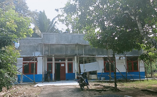 Rehabilitasi Kantor Desa mekarmanik Kecamatan Bojongmanik Mangkrak, Program Banprov 2024 Belum Tuntas