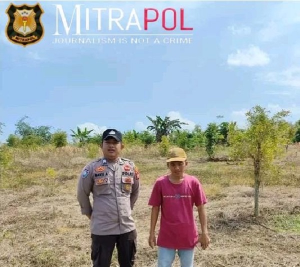 ‎Bhabinkamtibmas Polsek Gunungkencana Cek Lahan untuk Tanam Jagung di Desa Gunung Kendeng