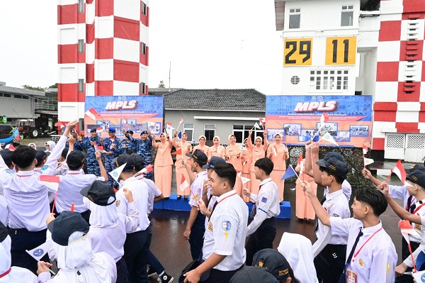 Danlanud Husein Sastranegara Buka MPLS Sekolah Angkasa T.A 2025-2026