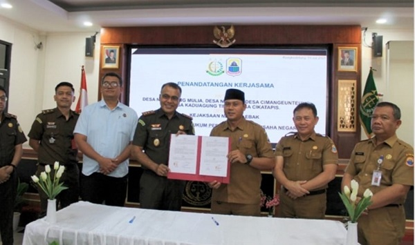 Kejari Lebak dan Pemerintah Desa Tandatagani Kerja Sama dalam Pendampingan dan Bantuan Hukum