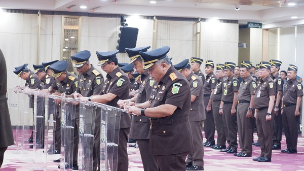 Jaksa Agung Lantik 34 Pejabat Eselon II,Harli Siregar Jadi Kajati Sumut