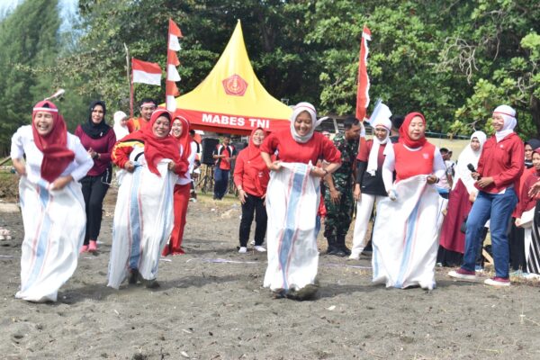 Lomba tradisional HUT RI ke-80 di Lanud Leo Wattimena Morotai