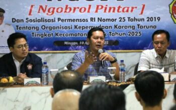 Wakil Wali Kota Tangerang bersama Pemuda Karang Taruna Periuk