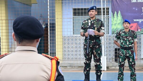 Komandan Lanud Husein membuka LDKPD SMK Angkasa di Bandung