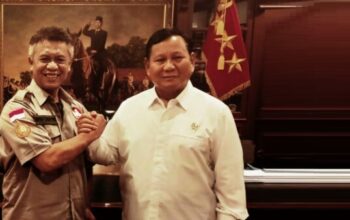 Presiden RI Prabowo Subianto bersama tokoh nasional Irjen Pol (Purn) Anton Charliyan membahas isu Palestina merdeka