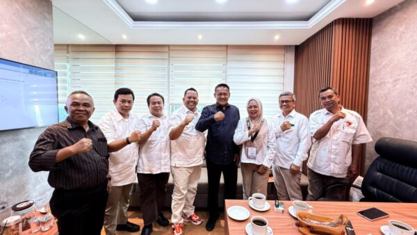 Pertemuan GPBI dengan anggota DPR RI Obon Tabroni membahas kesejahteraan buruh.