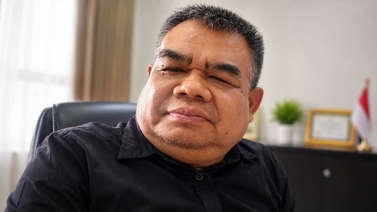 Kepala Kesbangpol Kabupaten Sukabumi Jujun Juaeni menjelaskan pentingnya sinergi media dalam pengawasan WNA dan literasi digital.