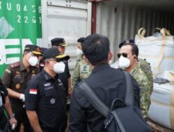 Satgas PKH dan TNI AL Periksa 25 Kontainer Mineral Rare Earth di Batam