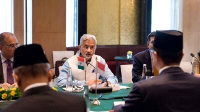 enguatan kemitraan strategis Indonesia dan India dalam Joint Commission Meeting ke-8 di New Delhi.