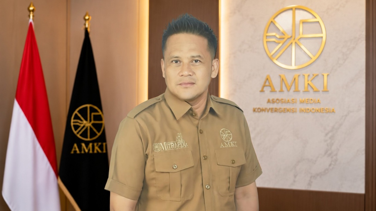 Ketua AMKI Sukabumi Raya Rayrobbend menyampaikan pandangan mengenai kondisi ekonomi, pajak, dan pelayanan publik di Indonesia.